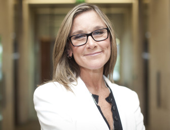 From Fashion to Technology : Angela Ahrendts, Senior Vice President for Retail and Online Stores at Apple